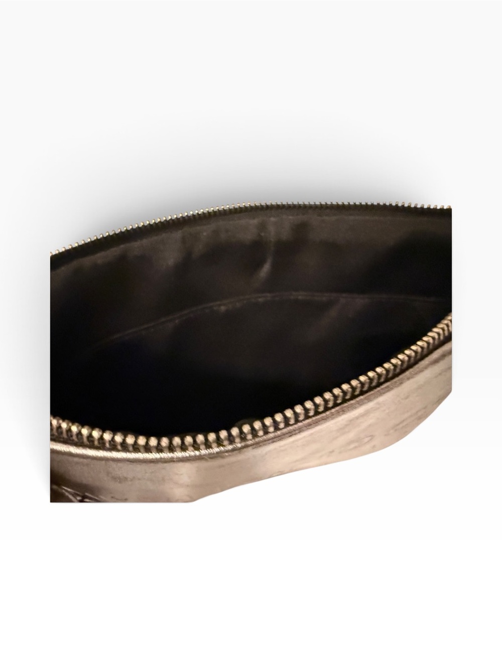 Violet Ray Pewter Metallic I’m Kind of a Big Deal Clutch Wristlet NWT - Picture 8 of 10